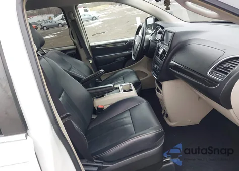 2015 Chrysler Town & Country Touring from USA, damaged, VIN 2C4RC1BG1FR699104